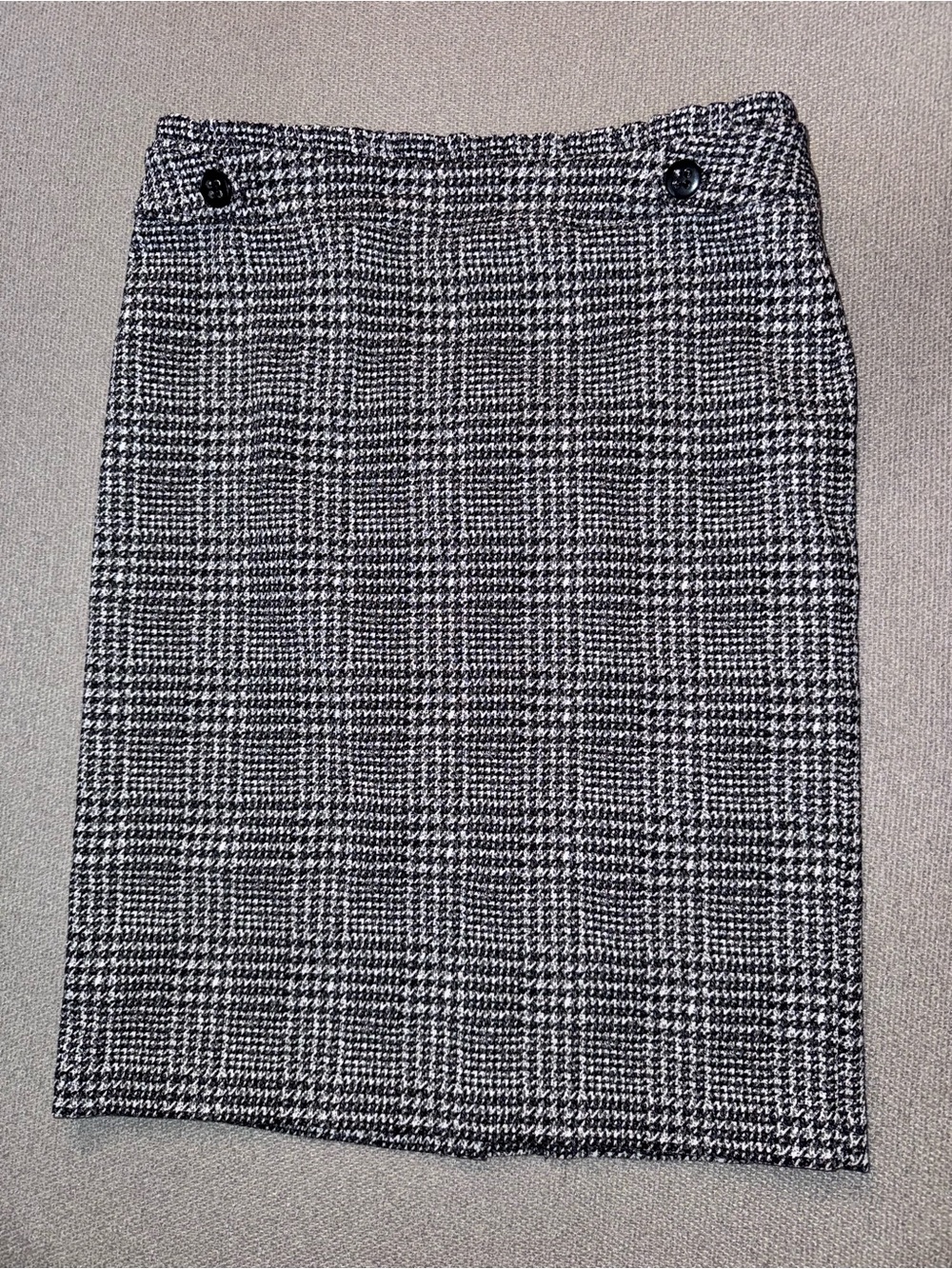Soho Apparel size medium Black and White Plaid Pencil Skirt
